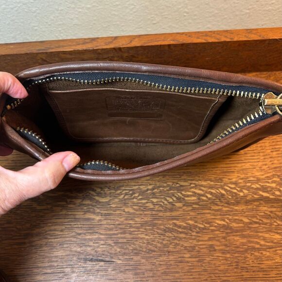 COACH Vintage 70’s NYC 9455 Basic Bag Zippered Clutch Leather Bag Purse - Picture 6 of 8